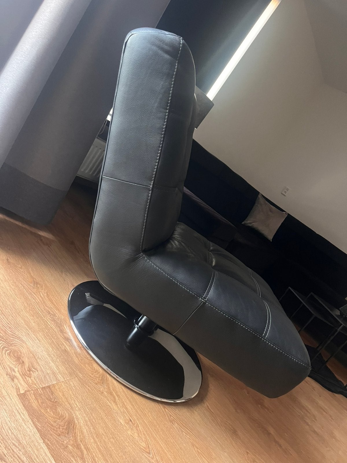 Luxe fauteuil, degelijk, draai stoel, Ophalen, Zo goed als nieuw, Leer