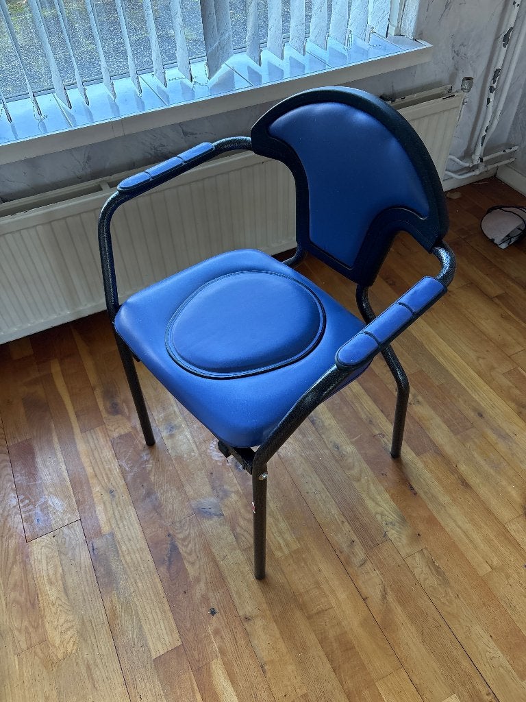 Toiletstoel/Po-stoel, Diversen, Verpleegmiddelen, Ophalen, Zo goed als nieuw