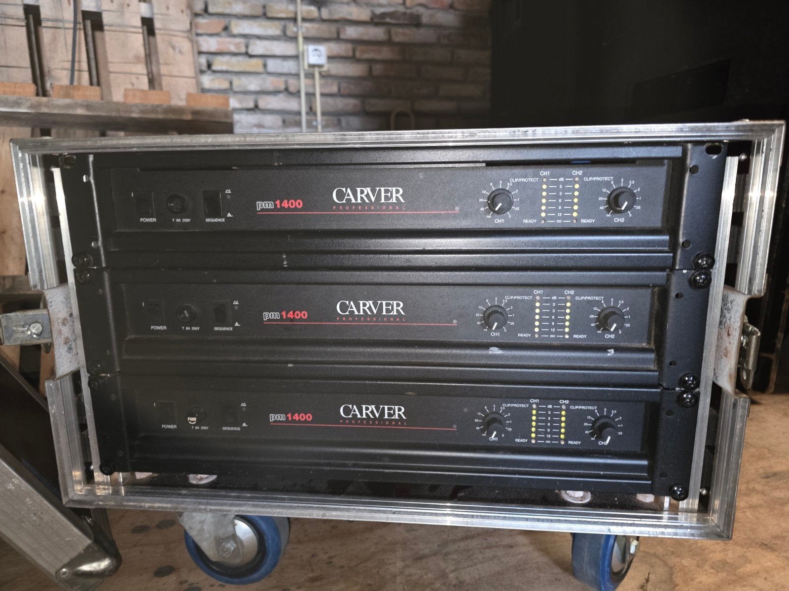 3x Carver PM1400 eindversterkers in rack, Ophalen, Zo goed als nieuw, 120 watt of meer, Overige merken