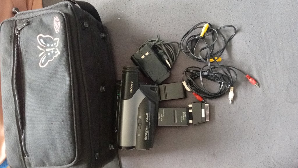 Sony Handycam Video 8 CCD-TR150E - Vintage Videocamera
