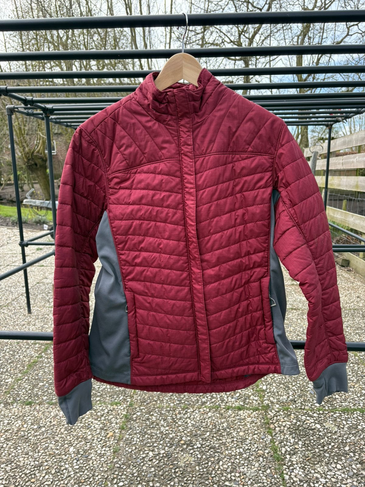 Ariat tussen jas maat M, Dieren en Toebehoren, Paardrijkleding, Rood, Ophalen of Verzenden, Bovenkleding, M