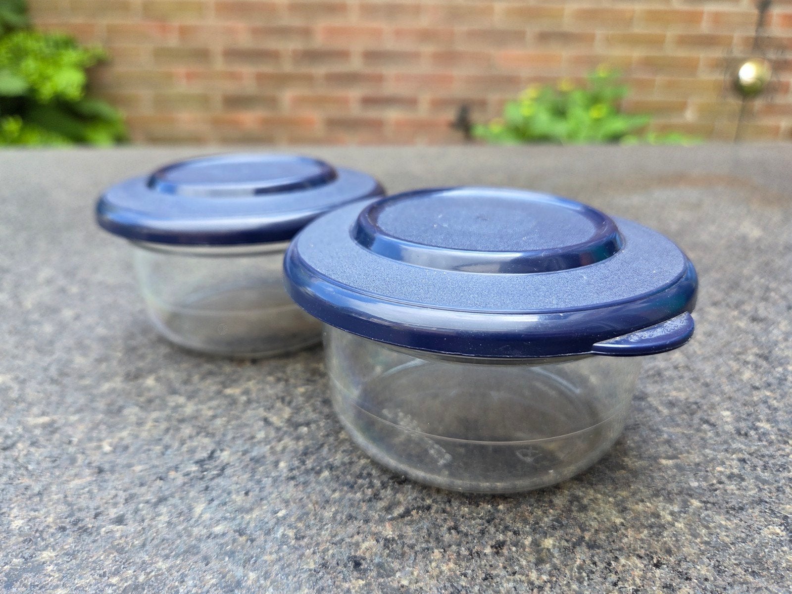 Set van 2 kleine opbergbakjes met blauwe deksels, Ophalen of Verzenden, Gebruikt, Blauw, Bak of Kom
