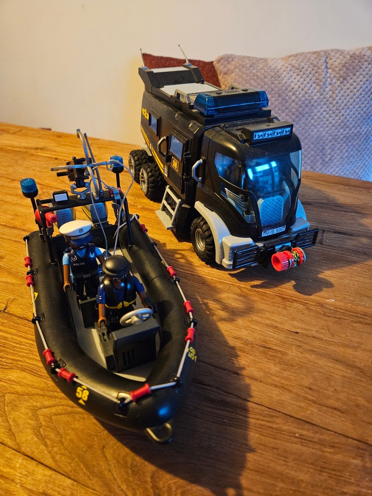 politie boot en bus, Kinderen en Baby's, Ophalen of Verzenden, Zo goed als nieuw, City action, Complete set