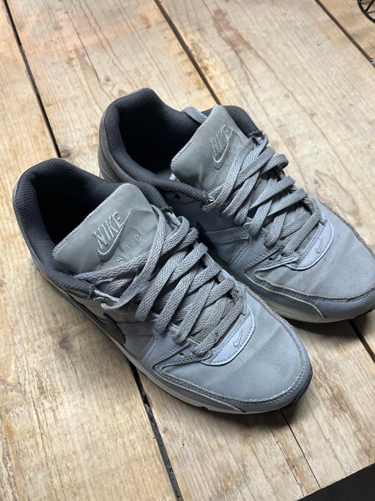 Nike Air Max Command sneakers - Grijs - Maat 41, Ophalen of Verzenden, Gedragen, Grijs, Sneakers of Gympen