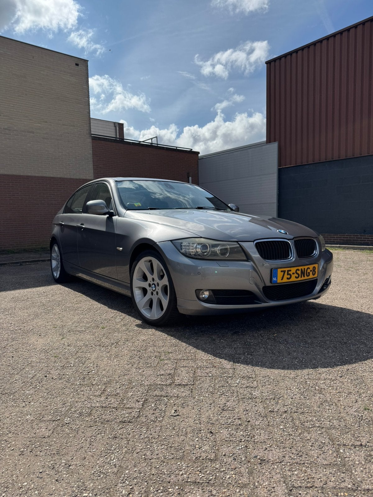 BMW 3-Serie 2.0 I 320 AUT 2010 Grijs, Automaat, 1995 cc, 4 cilinders, Particulier