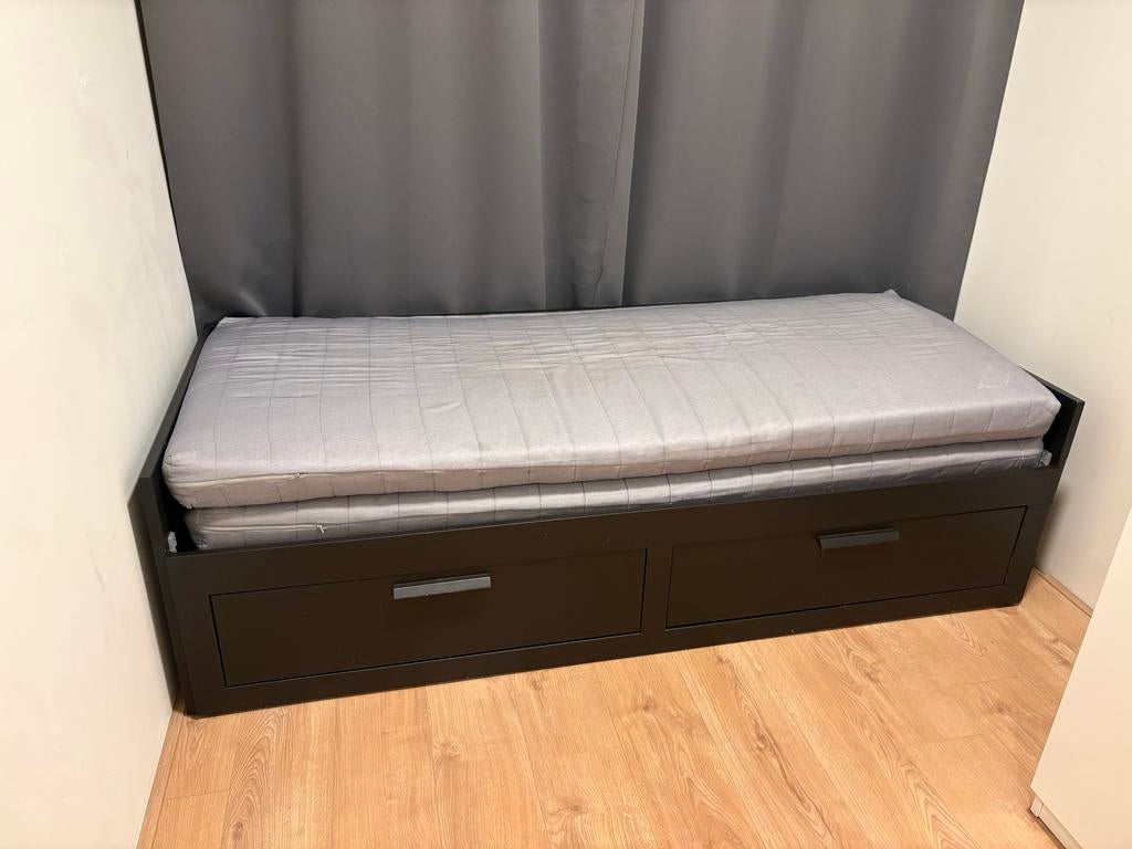 Brimnes bed uitschuifbaar tot 2 persoons, Ophalen, 90 cm, Eenpersoons, Zwart