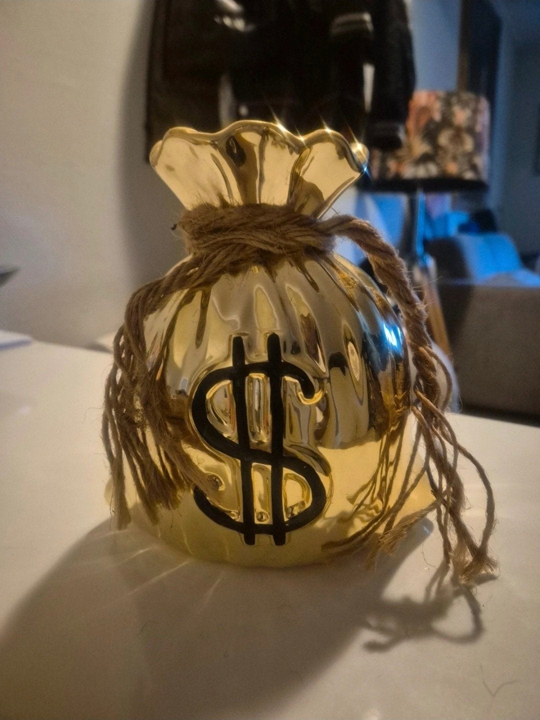 Gouden spaarpot in de vorm van een geldzak, Ophalen of Verzenden, Nieuw, Steen, Aardewerk of Keramiek, Overige thema's