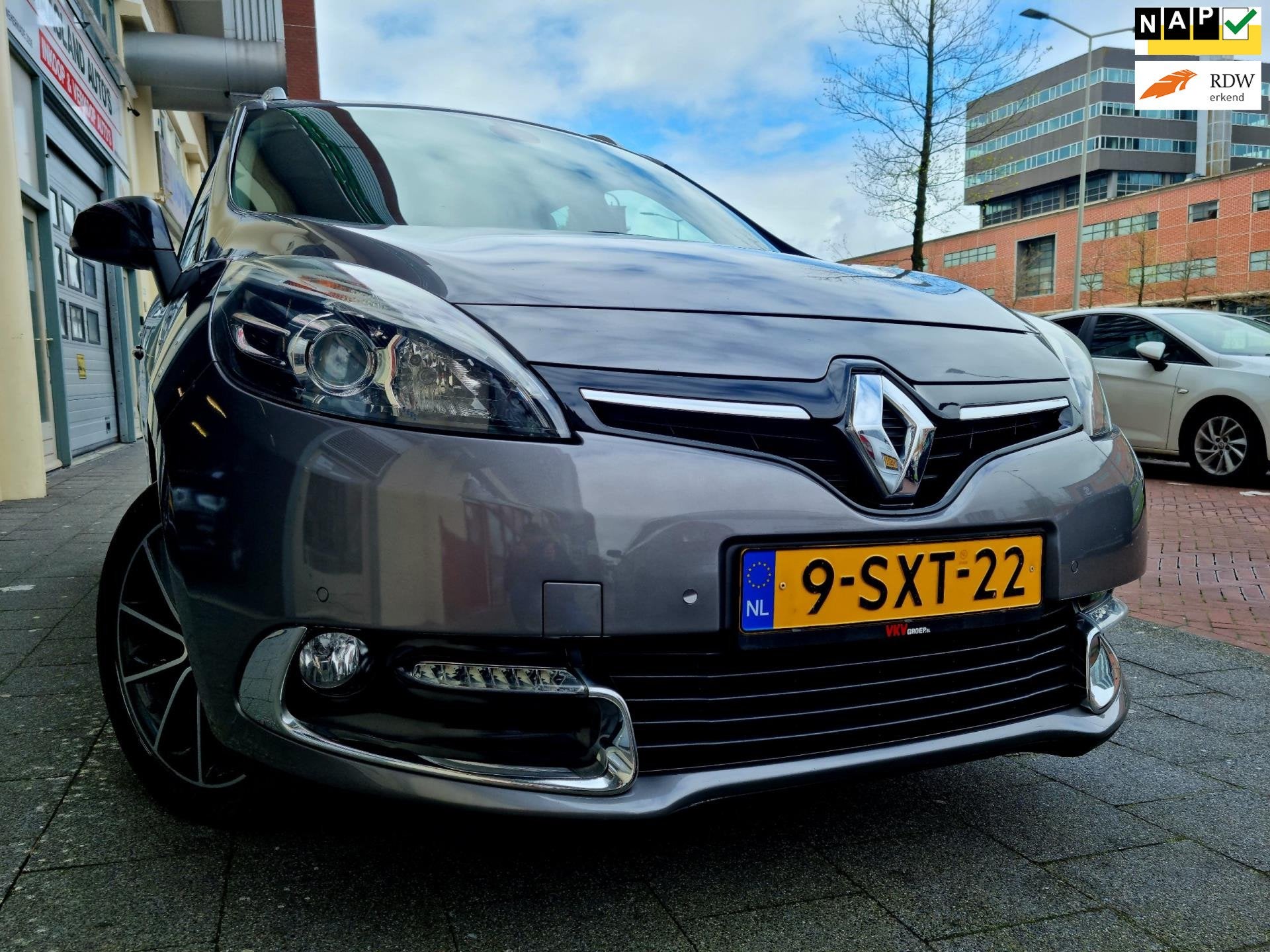 Renault Grand Scénic 1.2 TCe Bose 7pers Tik in de MOTOR, Auto's, Voorwielaandrijving, Euro 5, Gebruikt, 132 pk