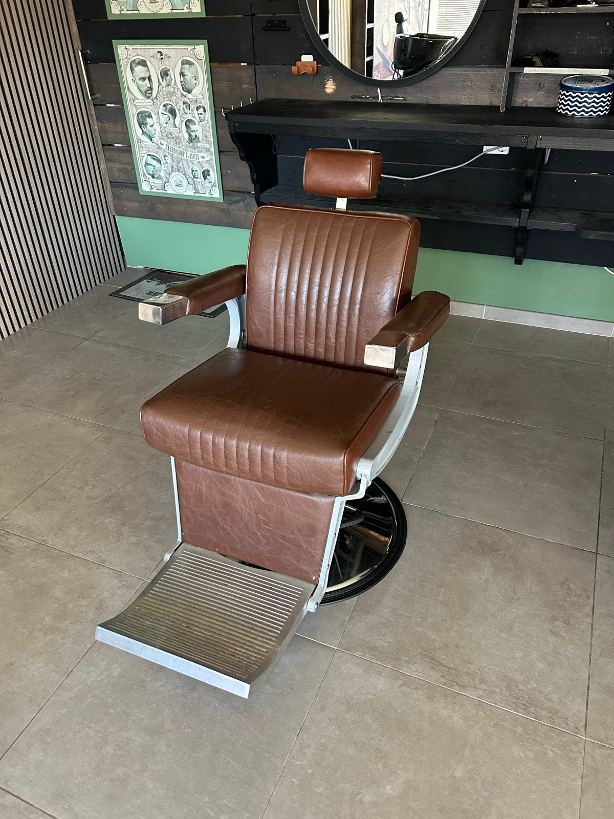 Te koop Kappersstoel