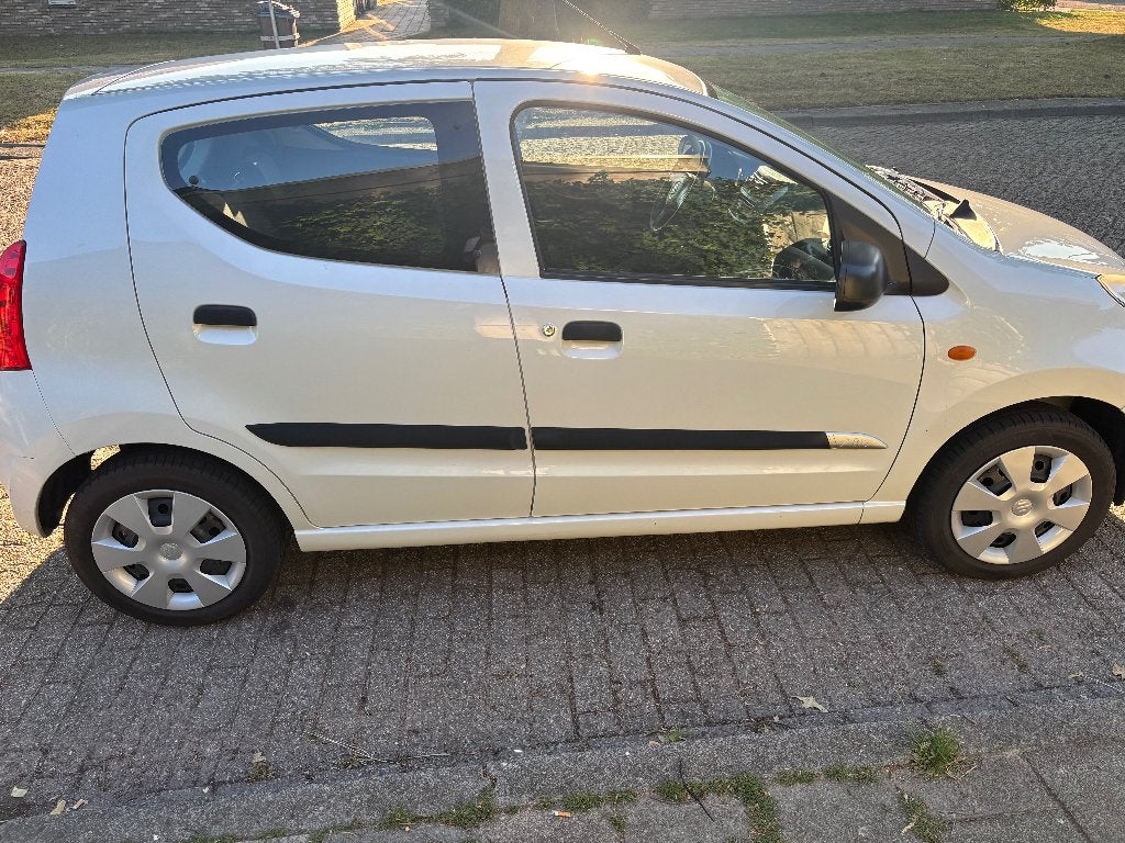 Suzuki Alto 1.0 2010 Wit, Auto's, Suzuki, Voorwielaandrijving, 200 kg, 4 stoelen, Origineel Nederlands
