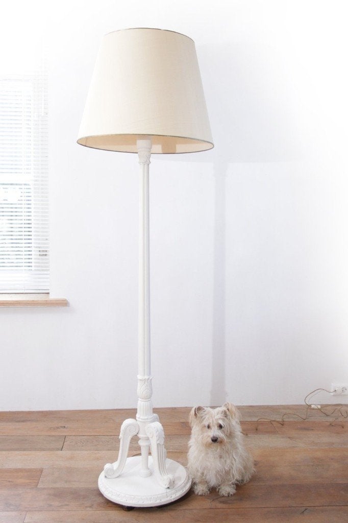 Grote kalk krijtwitte brocante staande lamp van hout, Ophalen, Gebruikt, Hout, 150 tot 200 cm