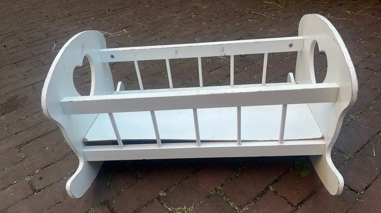 Houten poppenbedje, Kinderen en Baby's, Ophalen, Gebruikt