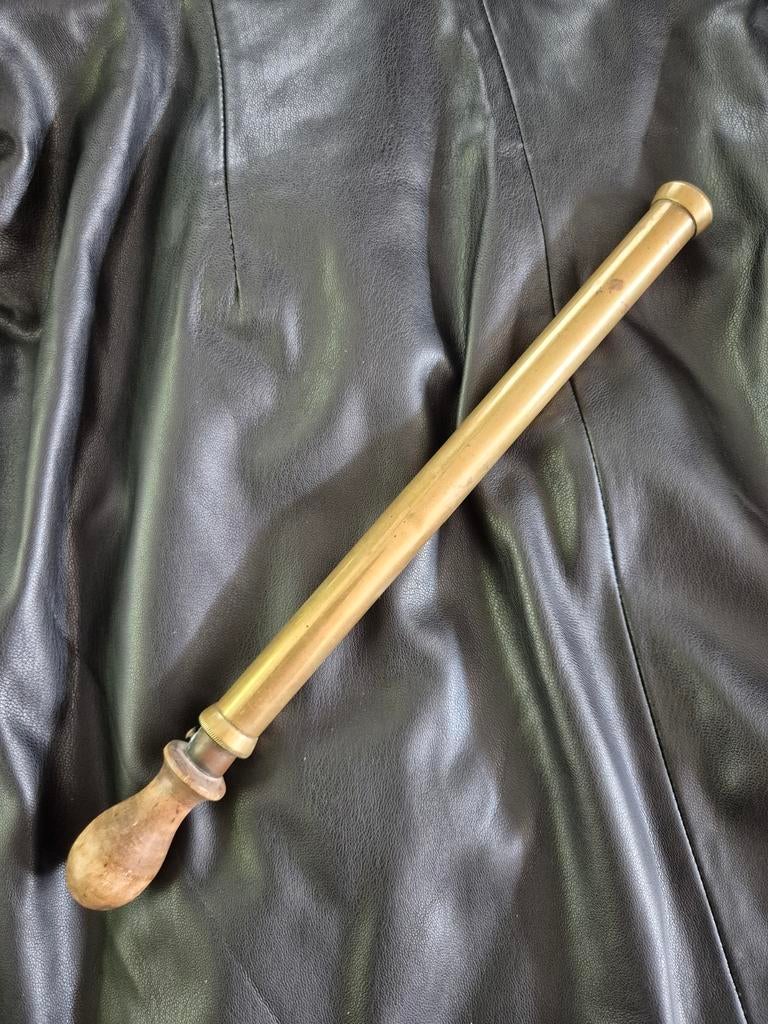 Antieke koperen plantenspuit met houten handvat, Antiek en Kunst, Verzenden