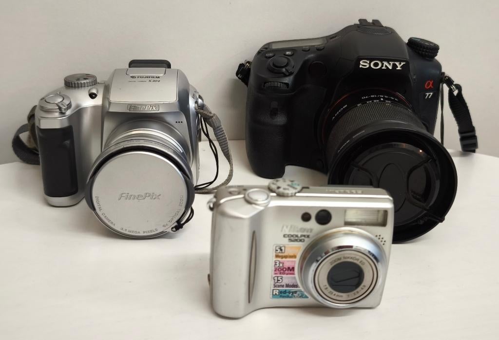 digital camera Sony A 77, Nikon CoolPix 5200, Fujifilm S304, Ophalen, Gebruikt, Spiegelreflex, Overige Merken