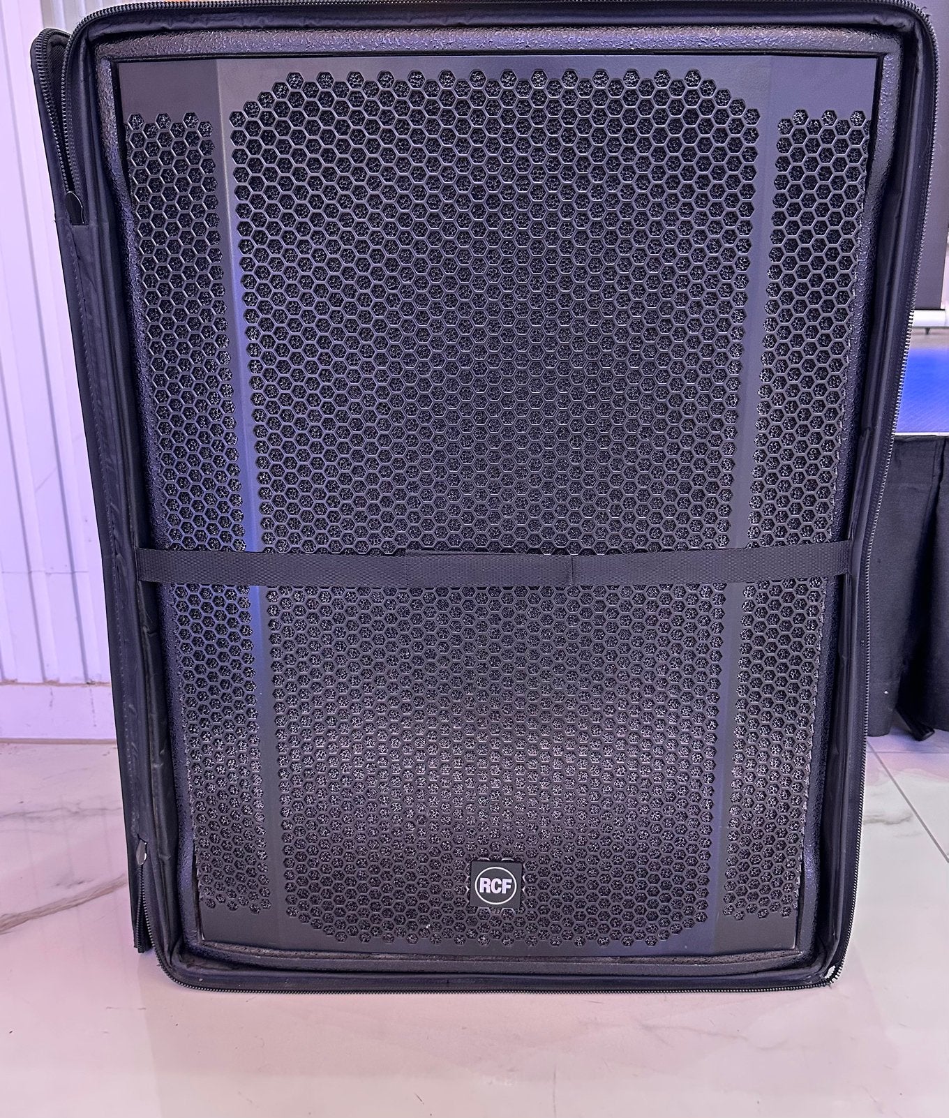 Zeer goede staat: 2x RCF Sub 8003 MK2 2200 Watts