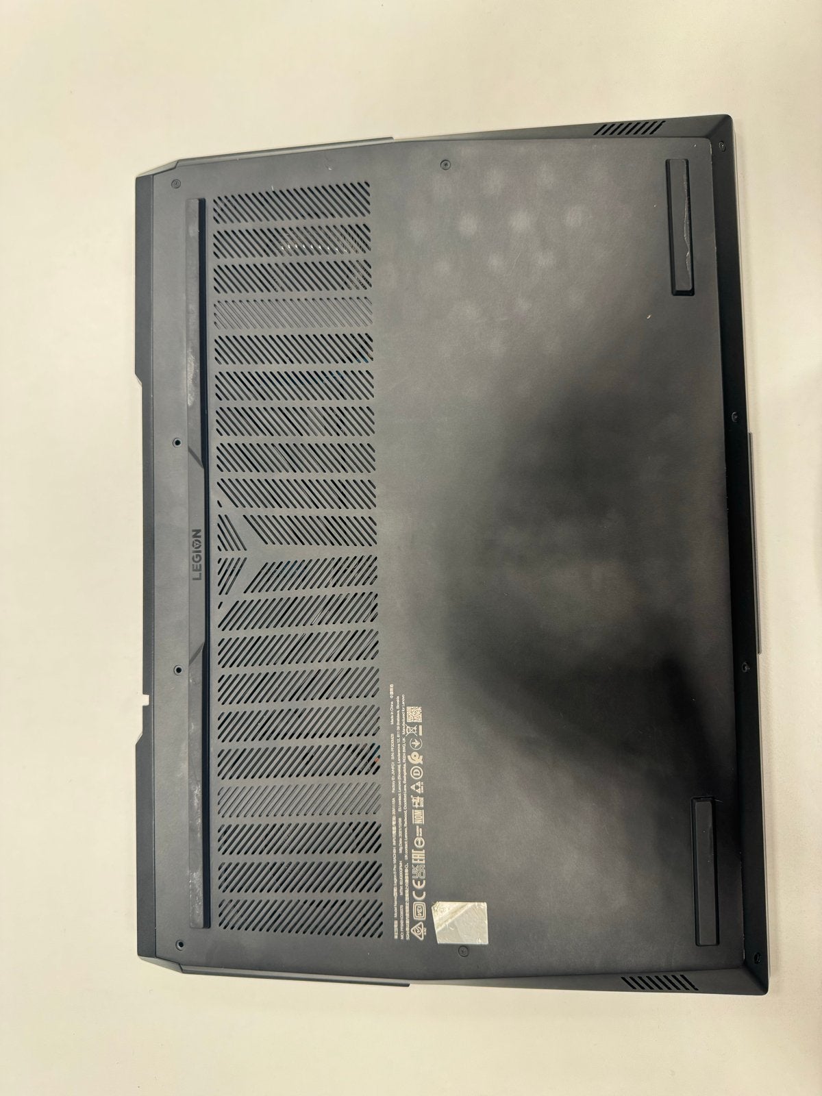 Foto 5 van Lenovo Legion 5 Pro 16ACH6H Gaming Laptop