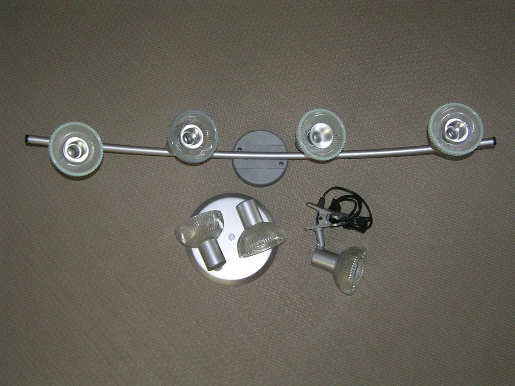 Zilverkleurige lampenset met glazen kapjes., Overige merken, E14 (klein), Ophalen of Verzenden, Zo goed als nieuw