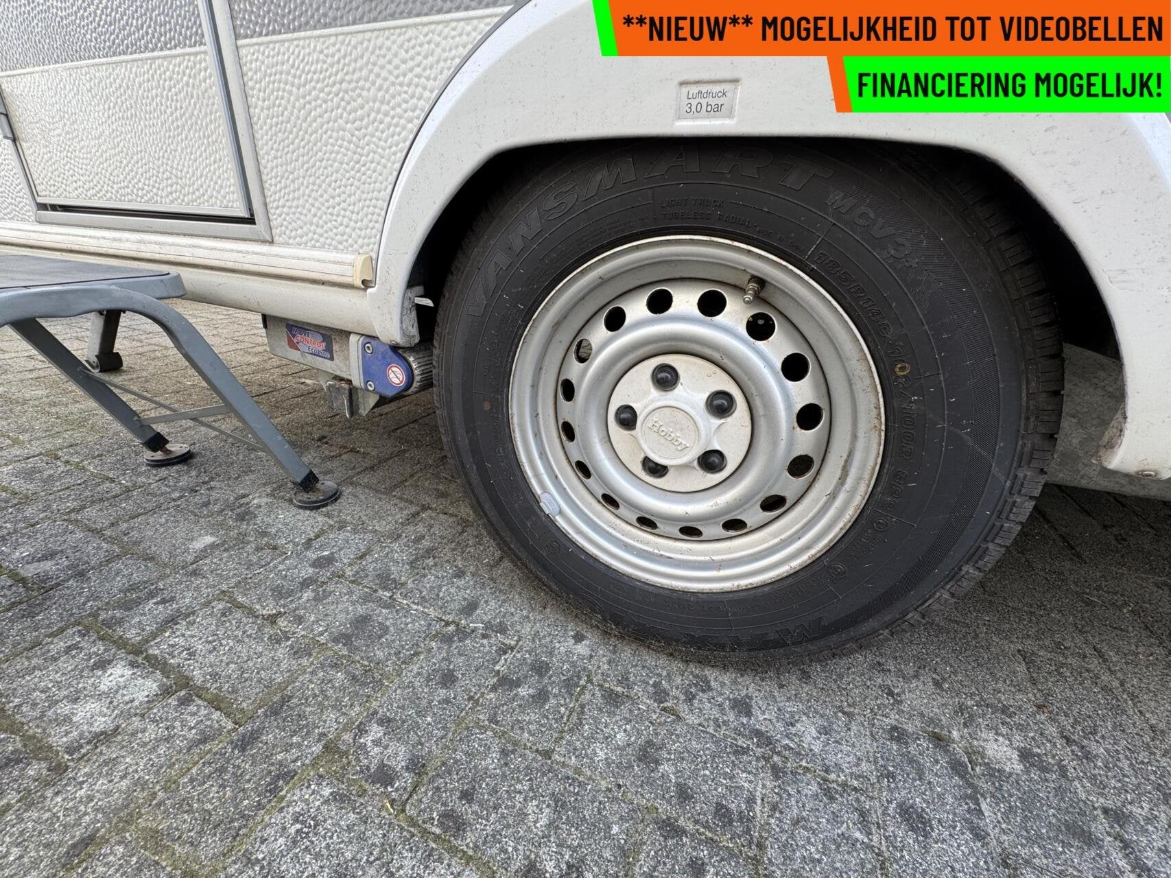 Hobby 400 DE LUXE EASY, DWARSBED, TREINZIT, VOORTENT+LUIFEL, Hobby, Bedrijf, 750 - 1000 kg, 5 tot 6 meter