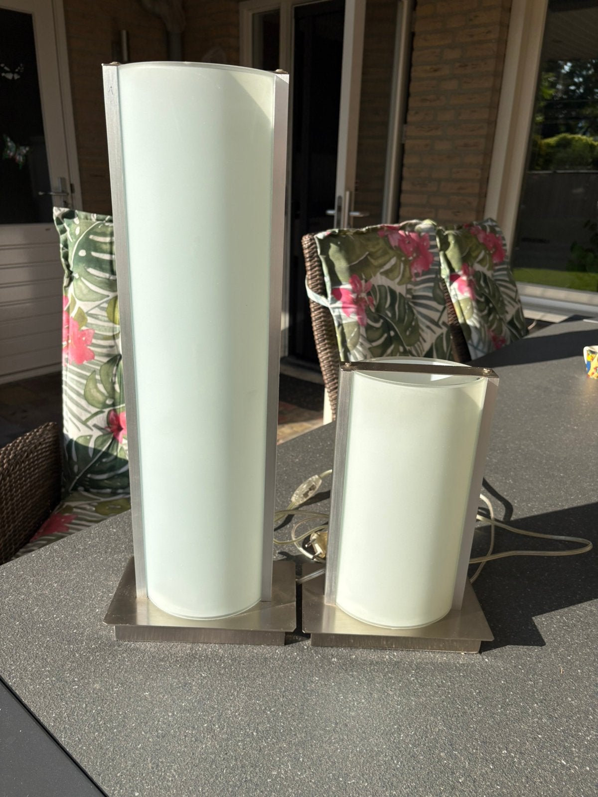 Tafellamp Dressoirlamp 2stuks melkglas RVS modern, Ophalen, Zo goed als nieuw, Modern