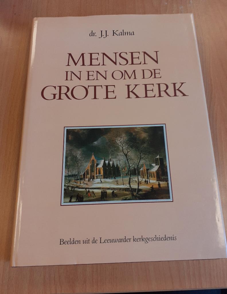 mensen in en om de grote kerk  Leeuwarden, Ophalen, Zo goed als nieuw