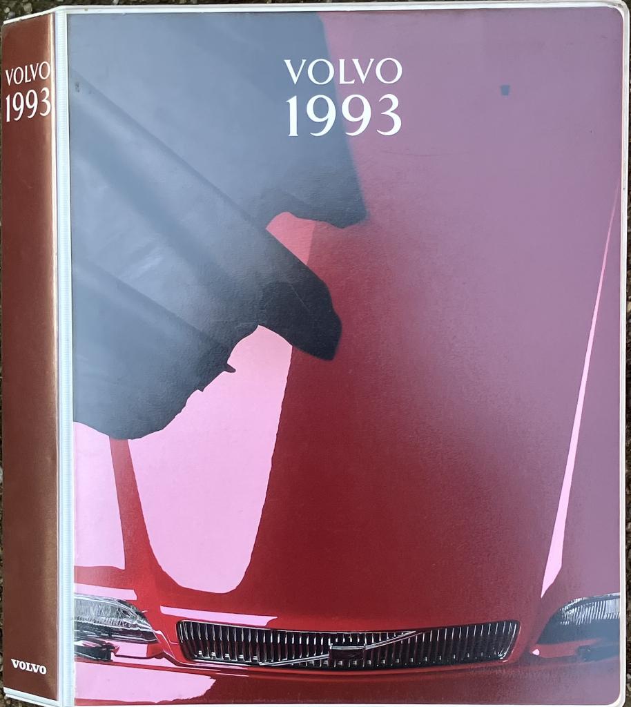 GERESERV. Showmap Volvo dealers 1993 lak bekleding 240, 850,, Ophalen of Verzenden