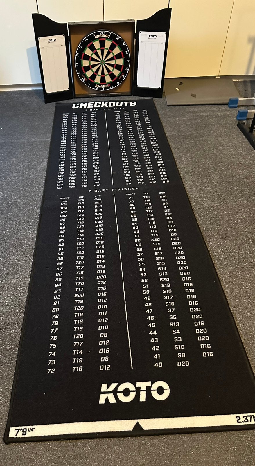 Te koop: Dartbord in kast met mat zgan, Ophalen, Zo goed als nieuw, Dartbord