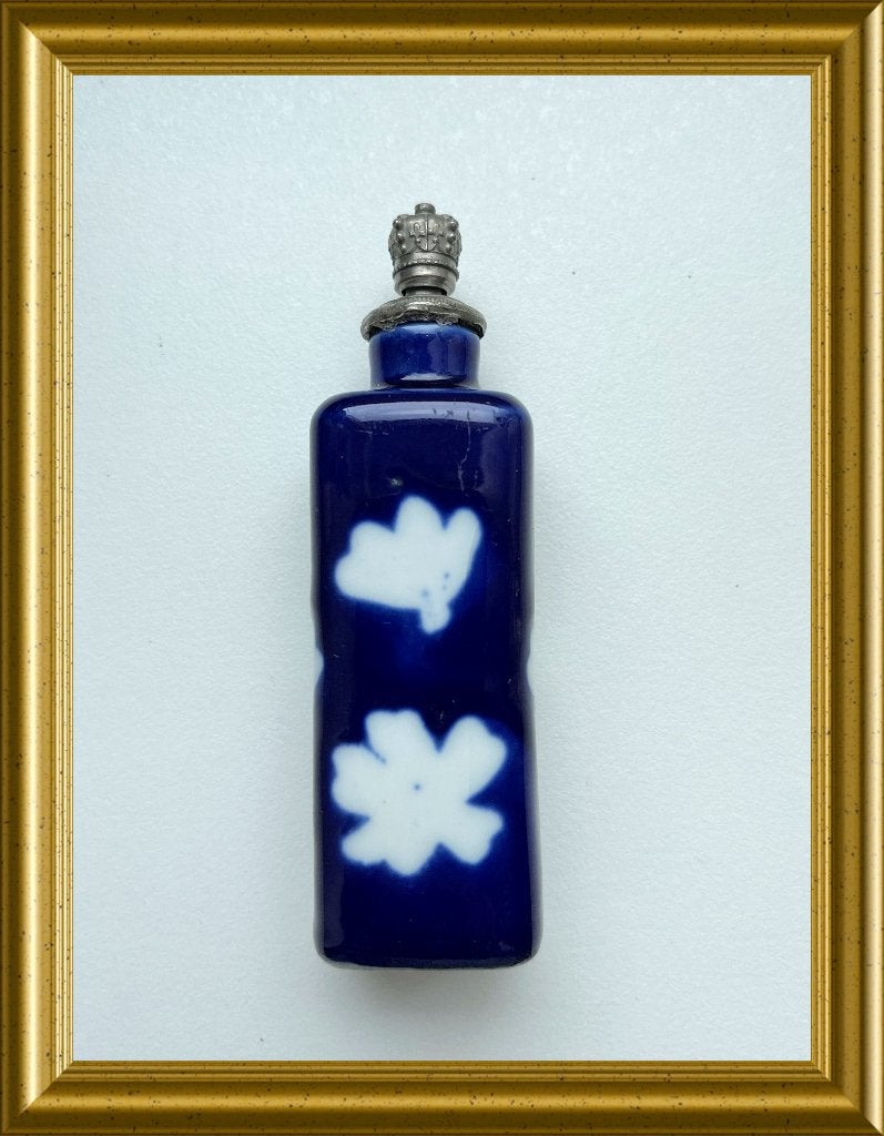 Oud porseleinen parfumflesje, Ophalen of Verzenden