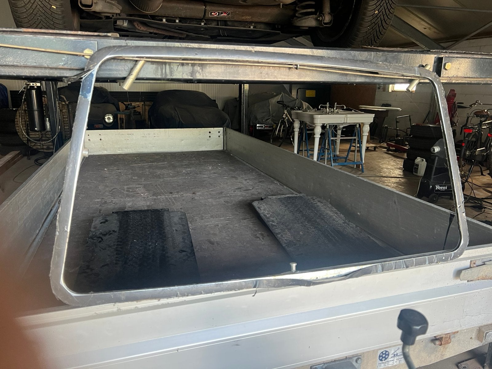 Reliant Scimitar se6 GTE alle modellen achterraam (niet GTC), Auto-onderdelen, Ophalen, Scimitar & TVR Centre, Akkerweg 4, 5531 NT Bladel