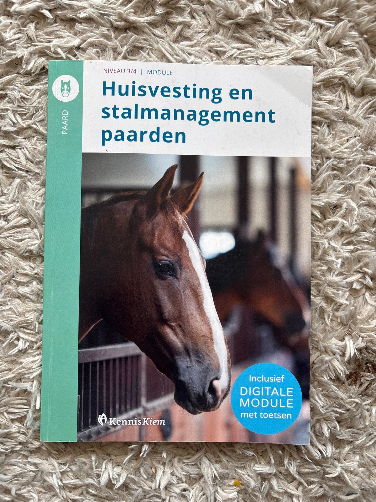 Huisvesting en stalmanagement paarden - KennisKiem, Ophalen of Verzenden, Zo goed als nieuw, MBO