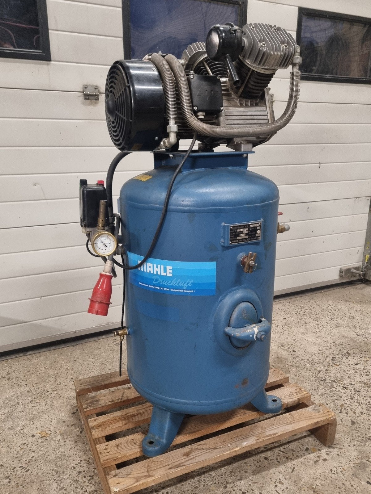 compressor, Gebruikt, Ophalen of Verzenden, 200 tot 400 liter/min, Mobiel