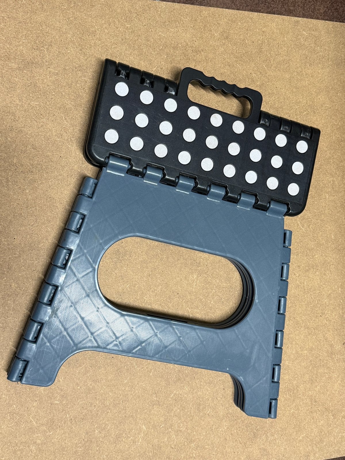 Opvouwbaar krukje 30 cm hoog, Caravans en Kamperen, Kampeeraccessoires, Ophalen of Verzenden, Zo goed als nieuw
