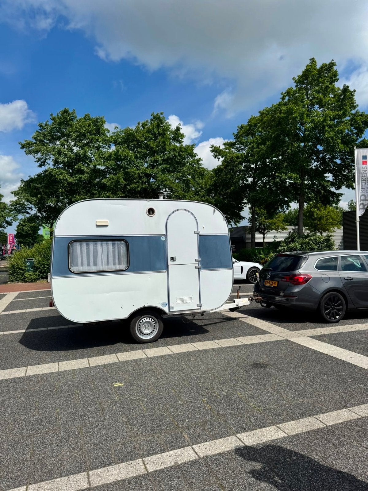 Compacte Adria caravan - Ideaal voor starters!, Caravans en Kamperen, Treinzit, Particulier, Adria, 4 tot 5 meter
