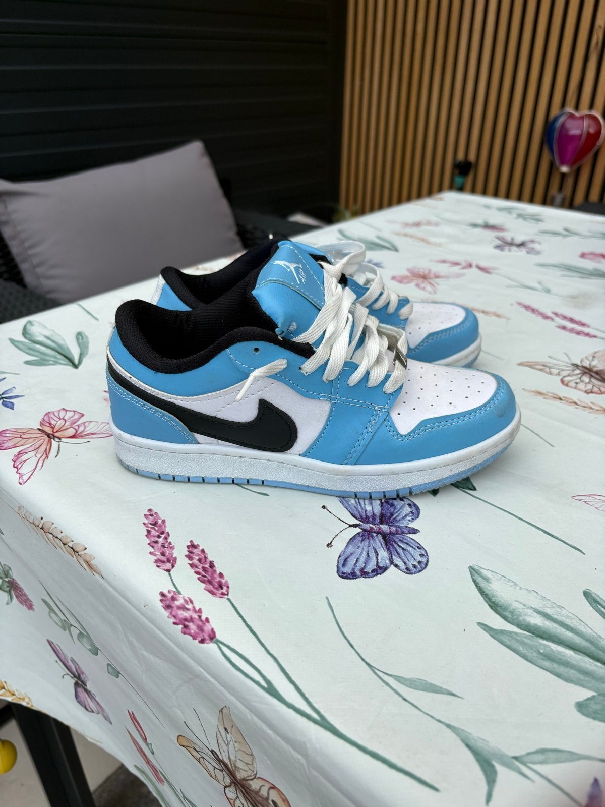 Nike Jordan 1 Low UNC Blauw Witte Sneakers Maat 27, Kinderen en Baby's, Kinderkleding | Schoenen en Sokken, Ophalen of Verzenden