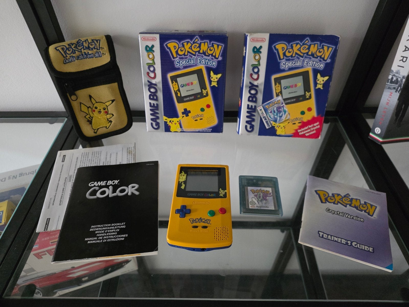 Uniek: GameBoy Pokémon Pikachu Special Edition incl. Crystal, Ophalen of Verzenden, Zo goed als nieuw