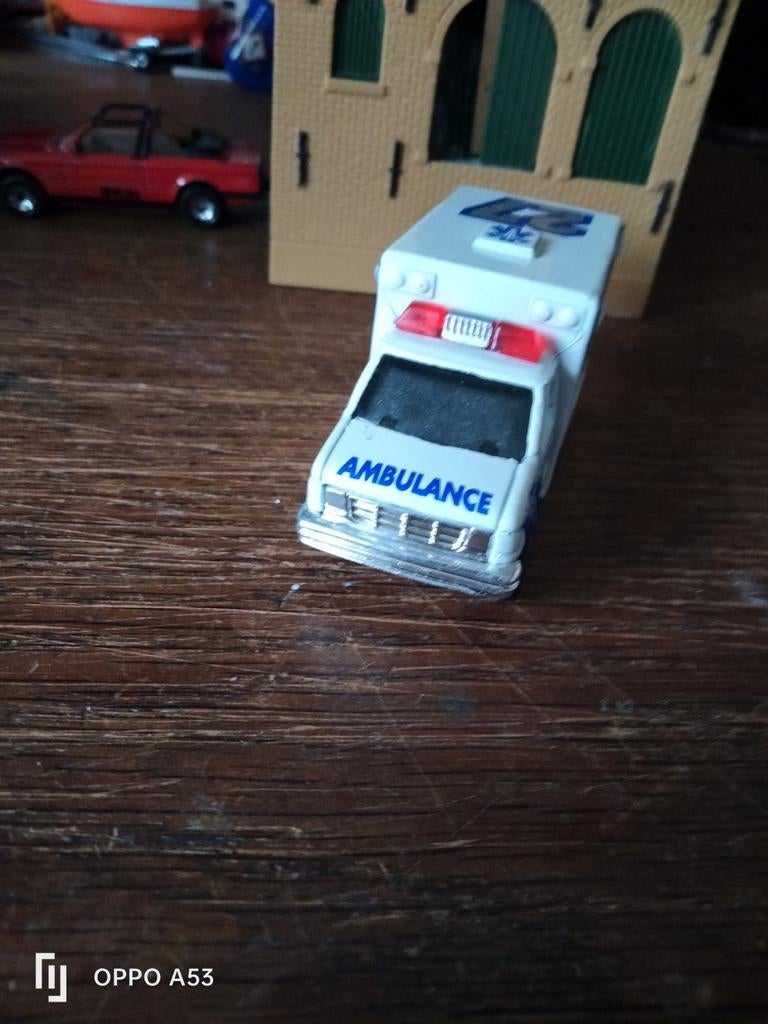 Dodge ambulance matchbox 1.64, Ophalen of Verzenden
