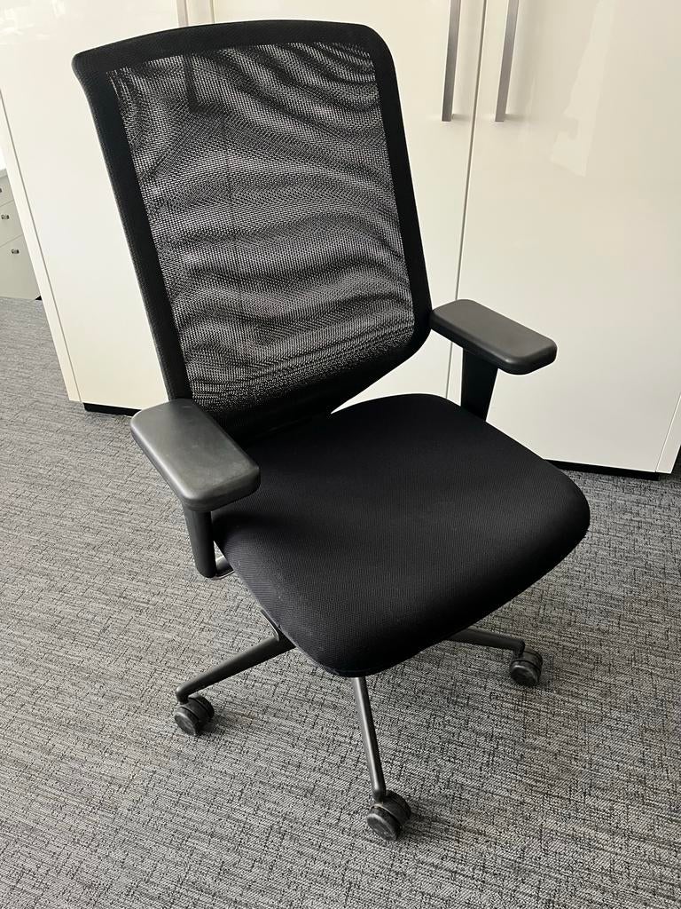 Vitra ID Mesh Bureaustoel - Ergonomisch en Stijlvol, Huis en Inrichting, Bureaustoelen, Gebruikt, Zwart, Ophalen of Verzenden