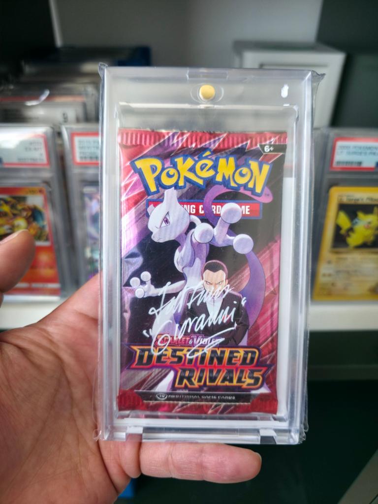 Autographed Destined Rivals Booster - Ted Lewis Cert, Hobby en Vrije tijd, Verzamelkaartspellen | Pokémon, Ophalen of Verzenden