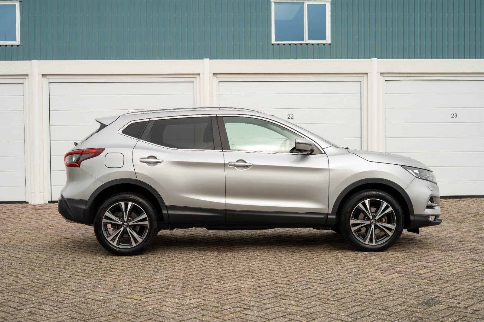Foto 5 van Nissan Qashqai 1.2 Dig-t 115pk 2018 Grijs 64.268 KM