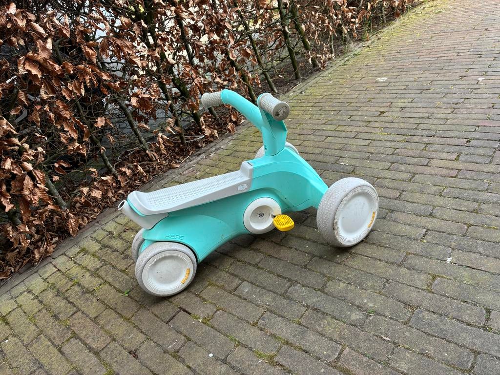 Berg loopfiets/loopauto - Aqua incl duwstang, Ophalen, Gebruikt, Loopvoertuig