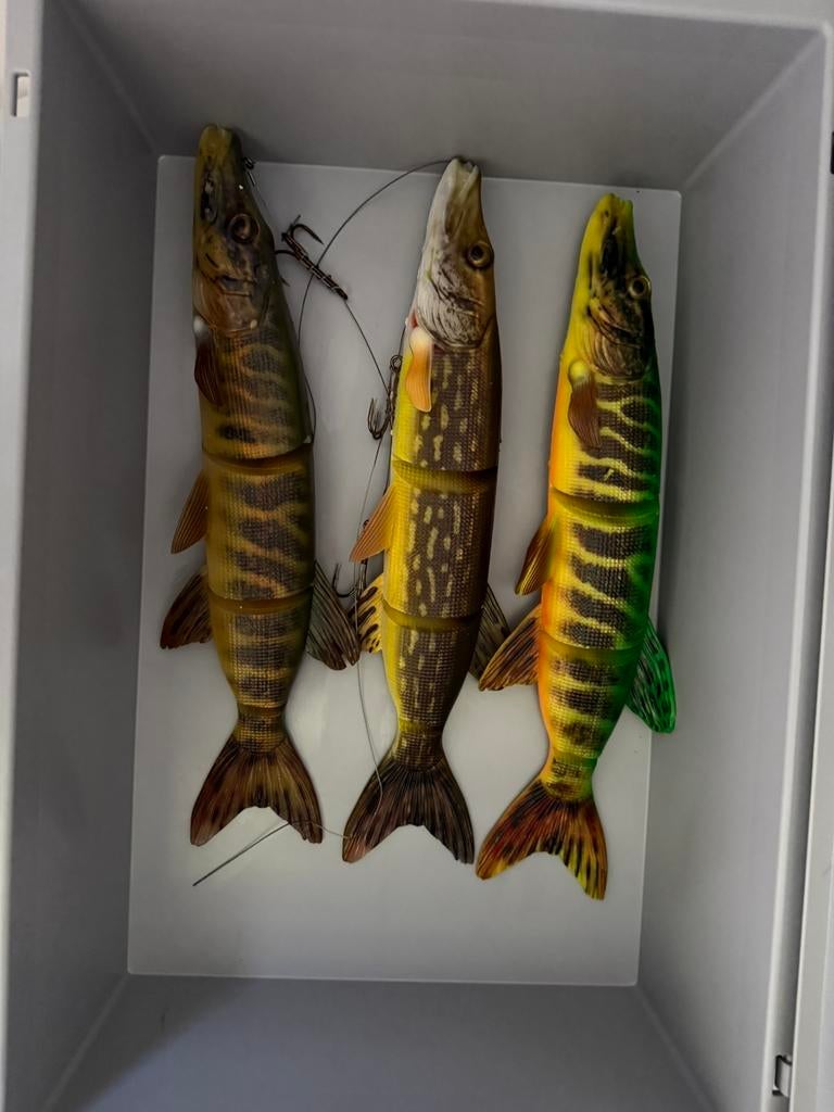 Savage gear line thru pike 48cm, Bijen