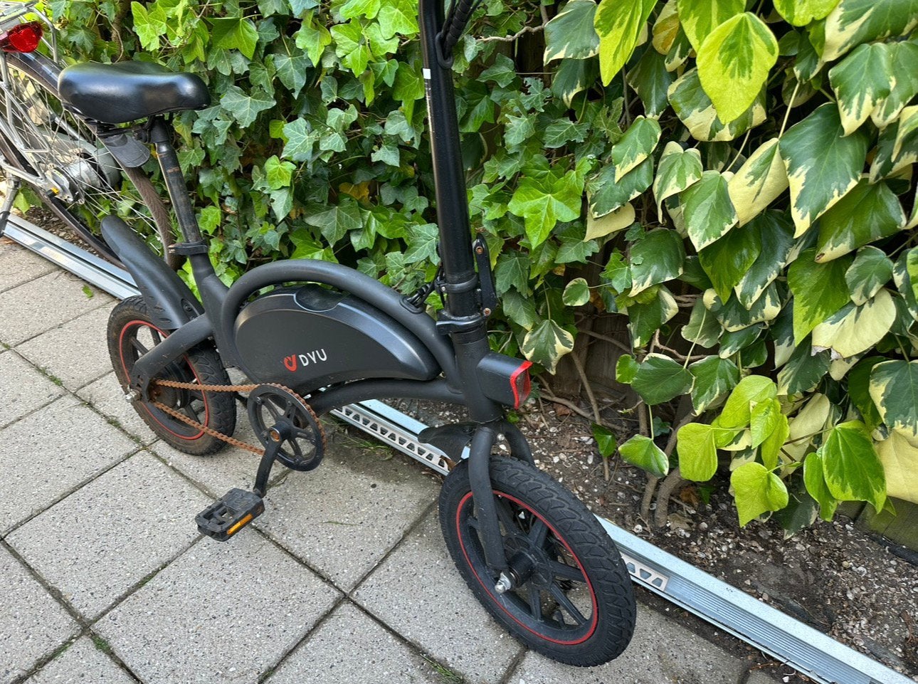 Dyu Ebike fiets met oplader moet nakeken worden., Ophalen of Verzenden, Zo goed als nieuw, Overige merken