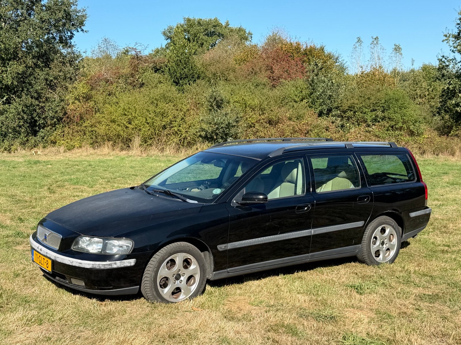 Volvo V70 2.4 D5 AUT 2003 Zwart, Auto's, 1800 kg, V70, Diesel, 2401 cc