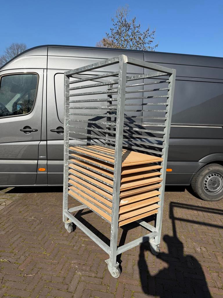 Droog kar met houten planken, Ophalen