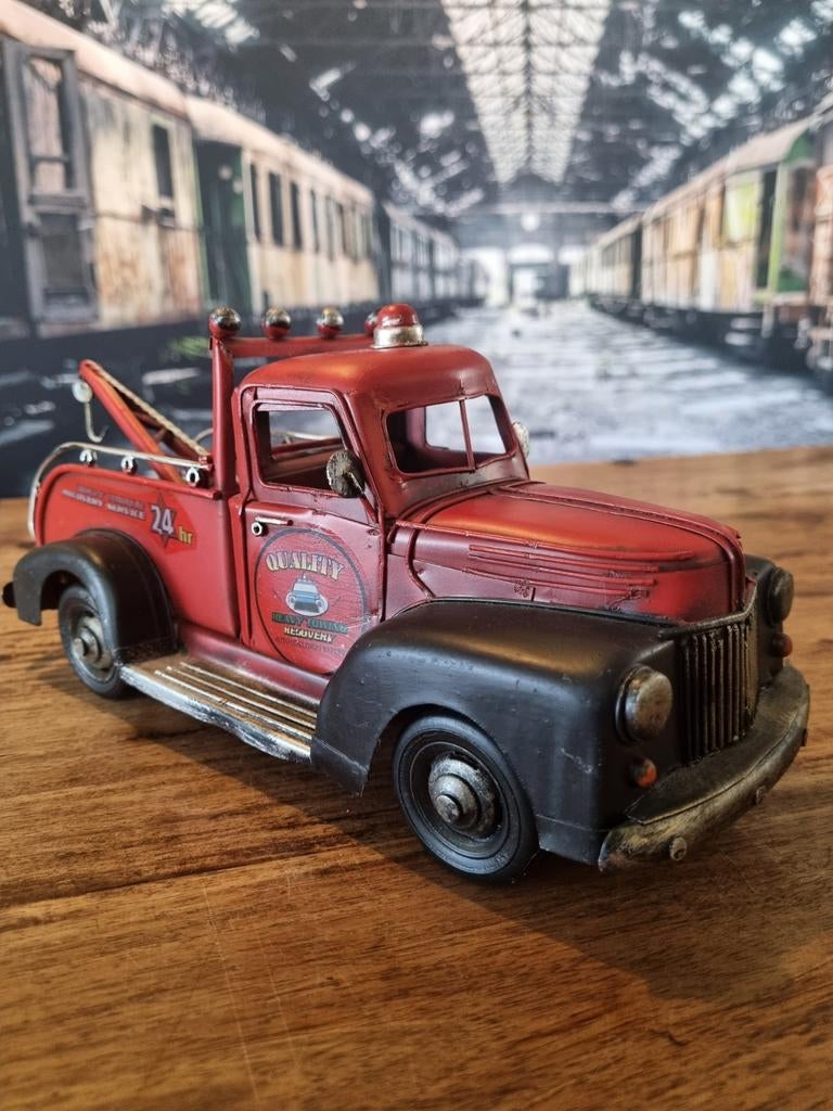Decoratieve Vintage Sleepwagen Model - Rood Metaal, Ophalen of Verzenden, Zo goed als nieuw, Auto's