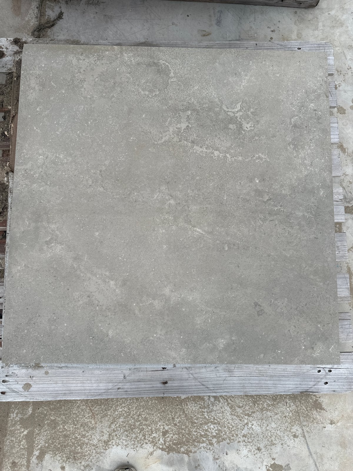 4 VT Wonen Form Limestone Taupe Keramische Tegels 90x90x3cm, Ophalen, Keramiek, Nieuw, Minder dan 5 m²