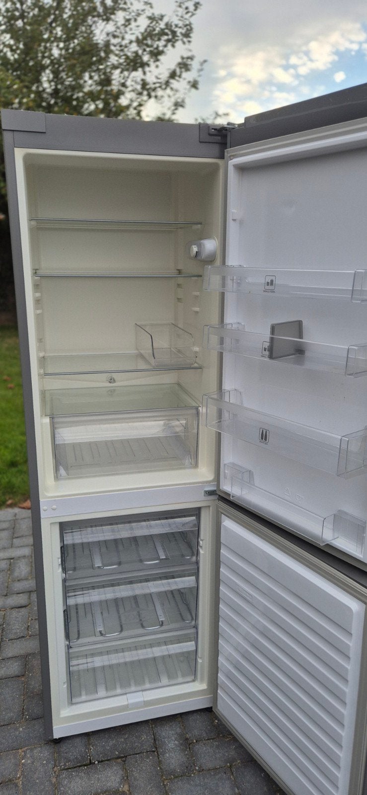 Foto 3 van Whirlpool Koelkast met Vriezer - Zo goed als nieuw