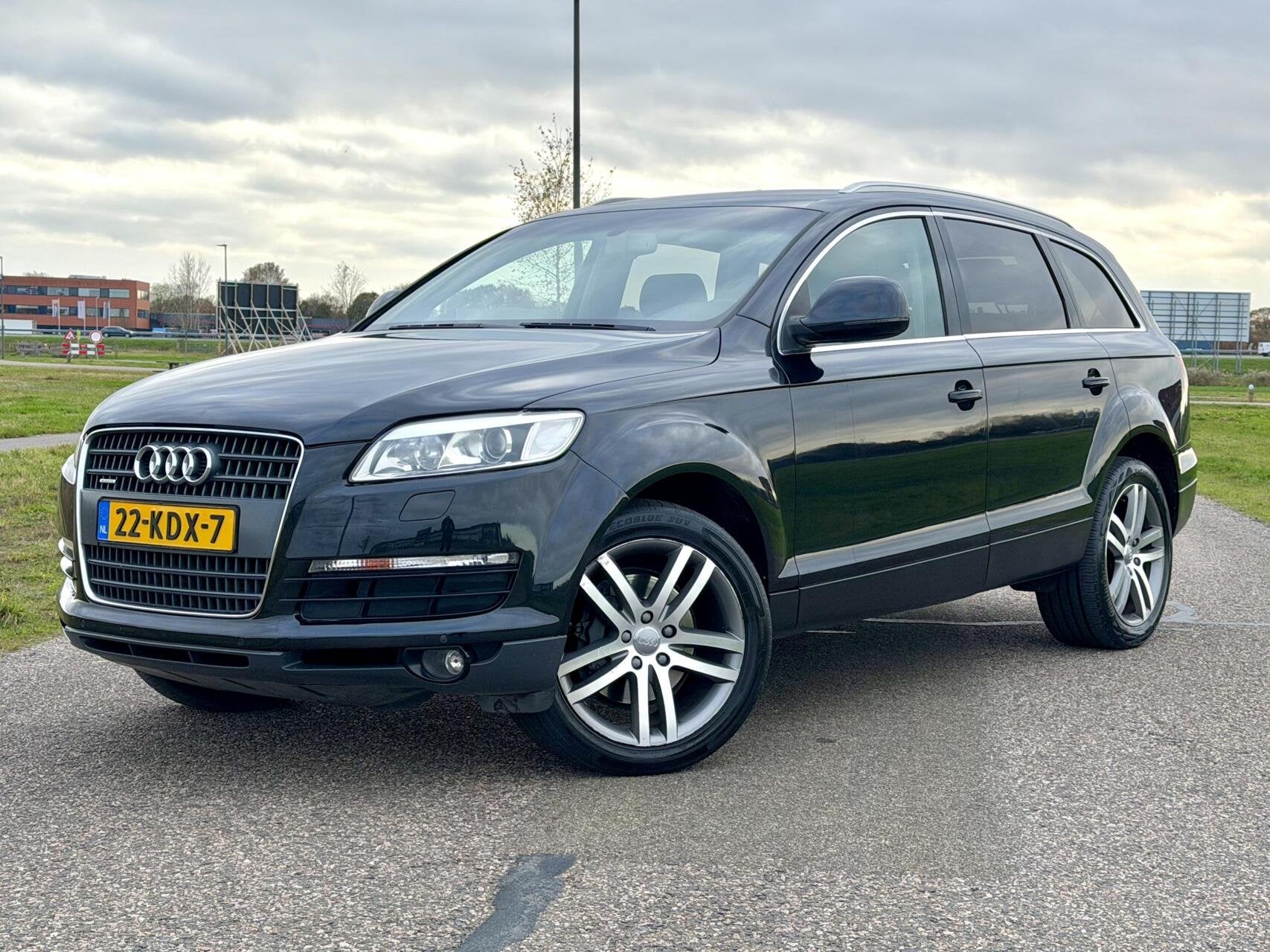 Audi Q7 4.2 FSI quattro 7 Pers | Bose | Navi |Youngtimer!, Auto's, Automaat, Gebruikt, 8 cilinders, 2245 kg