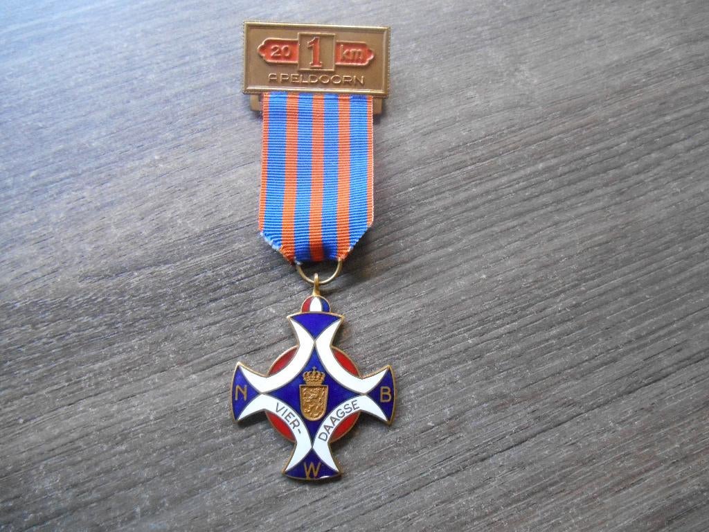 Apeldoornse Vierdaagse medaille 1ste keer, Ophalen of Verzenden, Overige materialen, Nederland