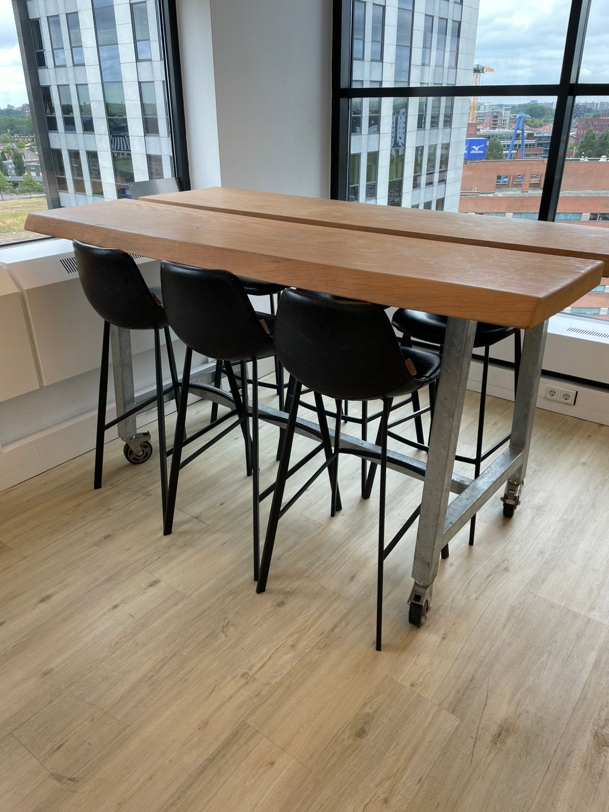 Verrijdbare bar/eettafel incl. 6 krukken, Huis en Inrichting, Tafels | Eettafels, Ophalen, Gebruikt