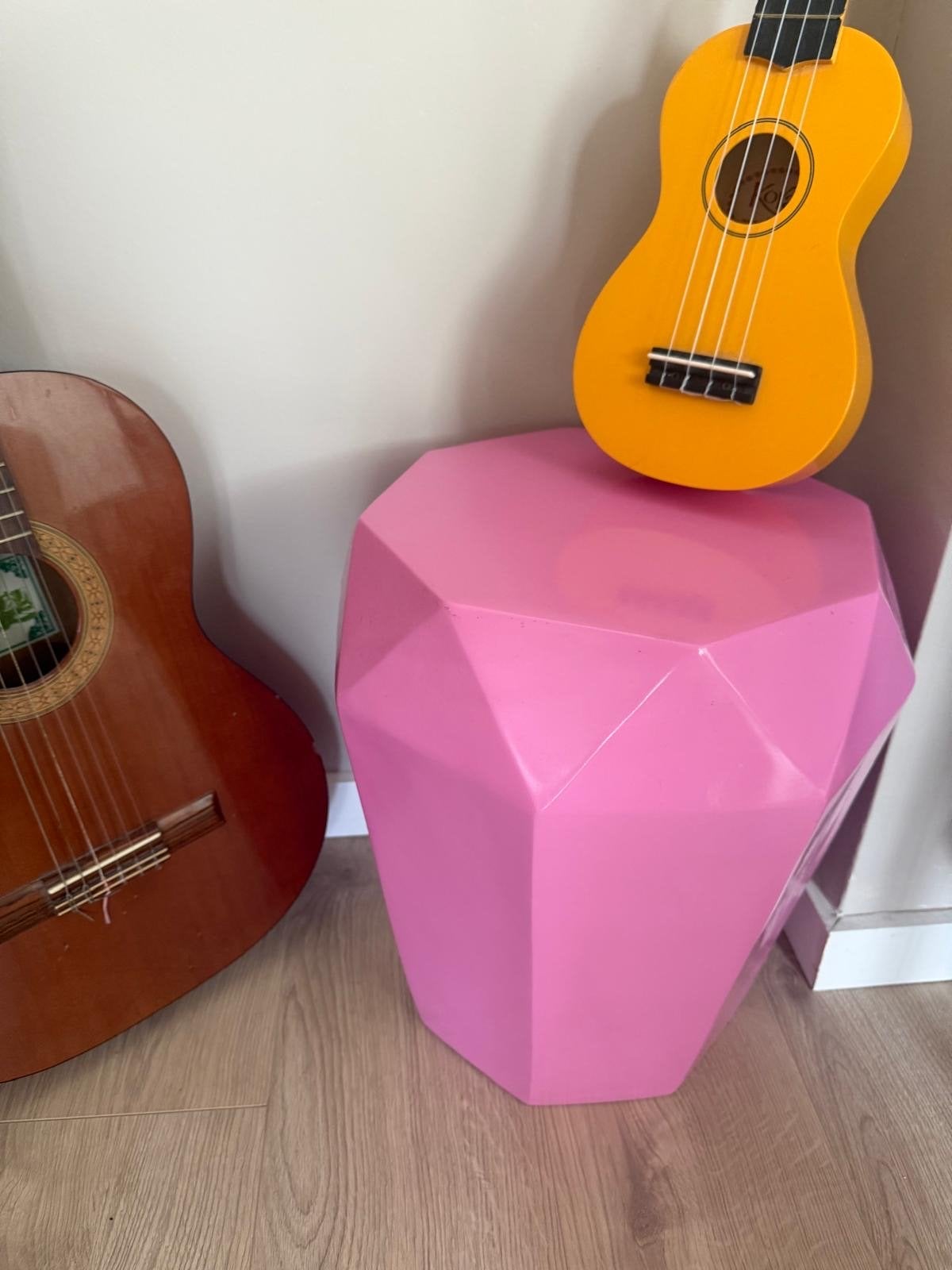 Roze bijzettafel, Zo goed als nieuw, Overige vormen, Ophalen, 45 tot 60 cm